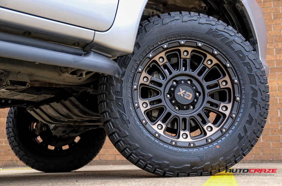 TOYOTA HILUX N80 4WD HOSS XD II SATIN BLACK DARK TINT